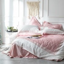 Pastel Pink and White Houndstooth and Solid Color Trendy Girly Modern Chic Full, Queen Size Bedding Sets