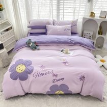 Lavender and Lilac Purple Daisy Flower Feminine Girly Trendy Pastel Style Full, Queen Size Bedding Sets