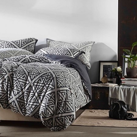 Modern Chic Unusual Style Geometric Pattern Full, Queen Size Bedding Sets