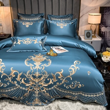 Royal Style Gothic Pattern Full, Queen Size Bedding Sets