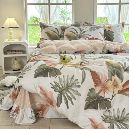 Bright Monstera Tropical Rustic Twin, Full, Queen Size Bedding Sets
