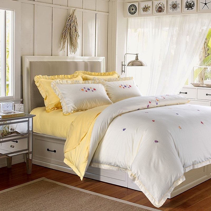 Simply Chic Mustard Yellow and Beige Floral Pattern Noble Excellence